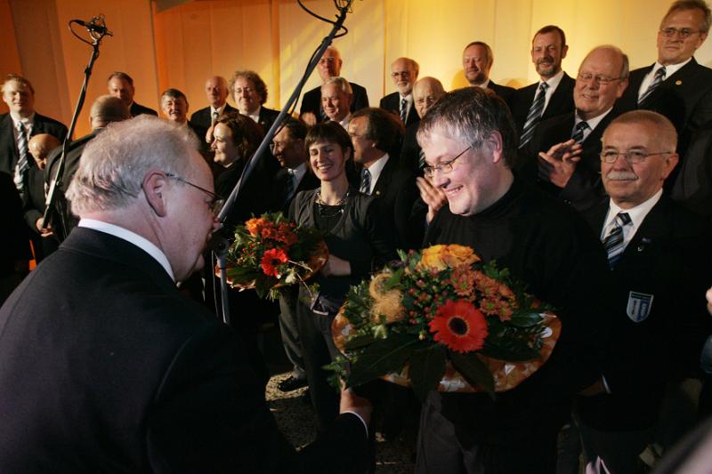 102.jpg